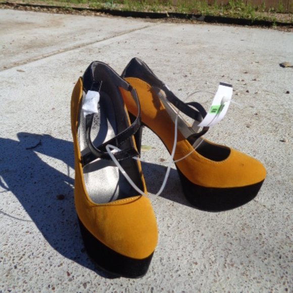 Qupid Straps  heels NWT - Picture 9 of 15